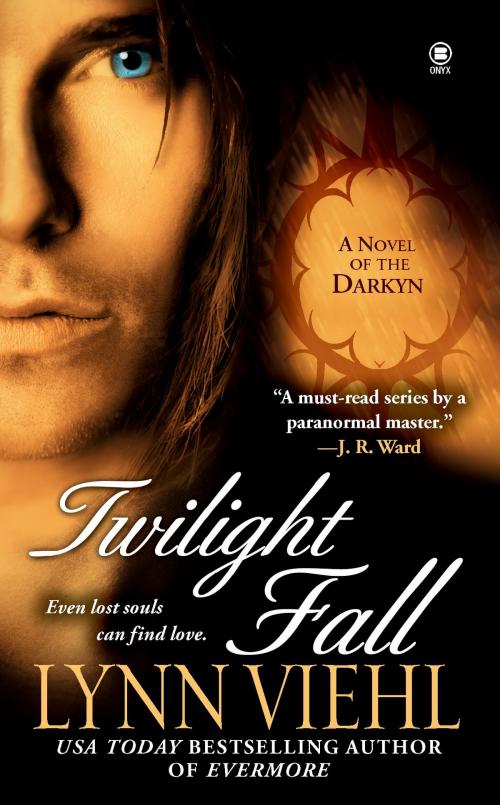 Cover of the book Twilight Fall by Lynn Viehl, Penguin Publishing Group