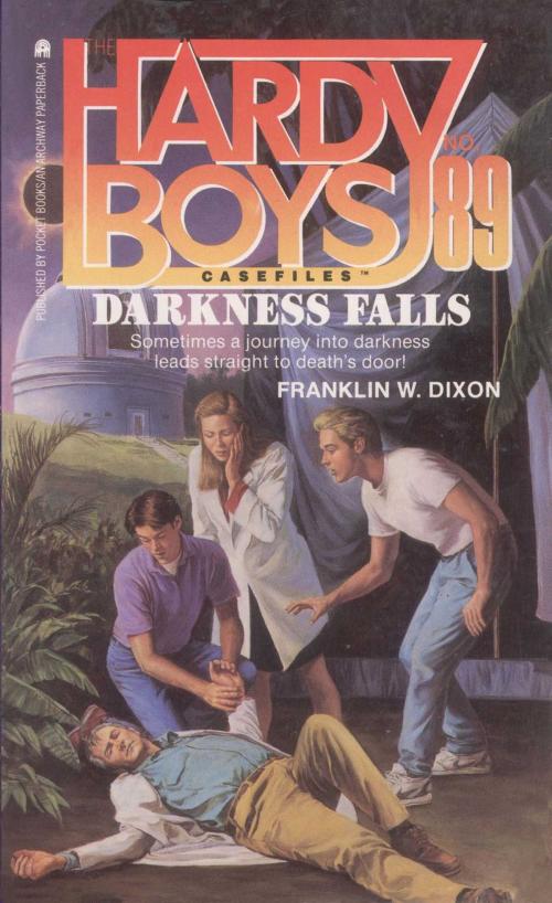 Cover of the book Darkness Falls by Franklin W. Dixon, Simon Pulse