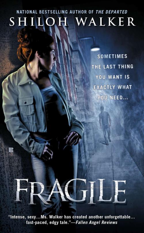 Cover of the book Fragile by Shiloh Walker, Penguin Publishing Group