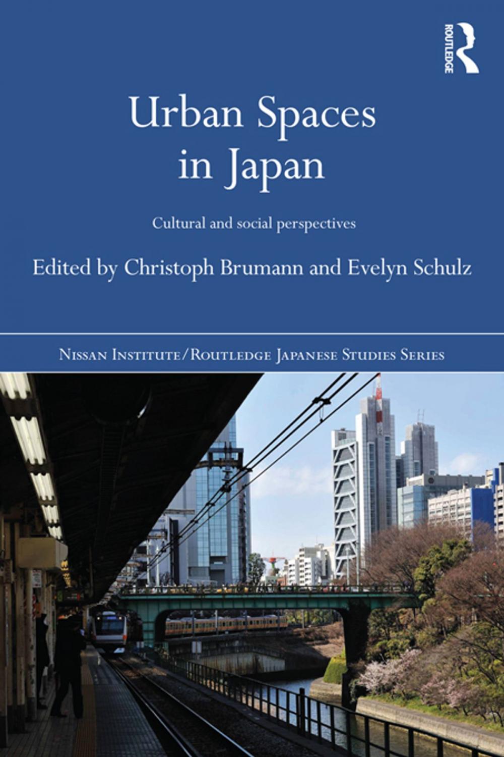 Big bigCover of Urban Spaces in Japan