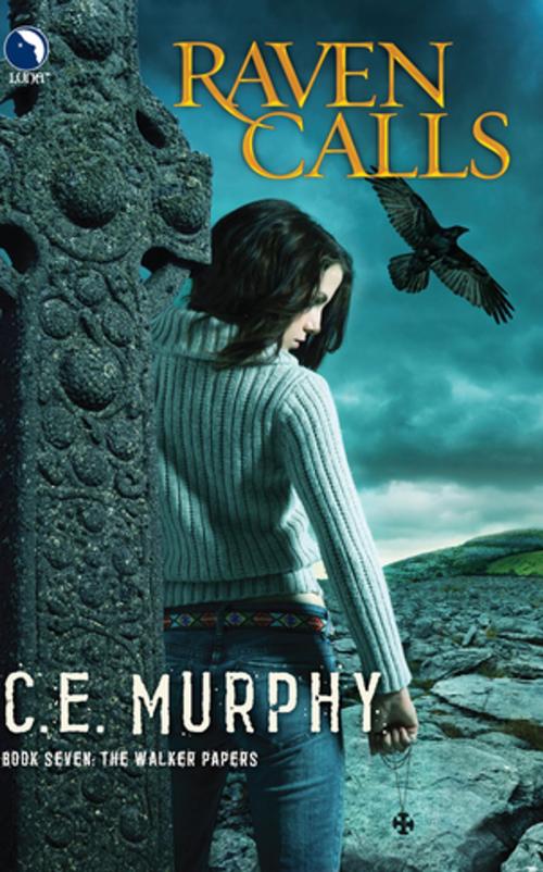 Cover of the book Raven Calls by C.E. Murphy, Luna