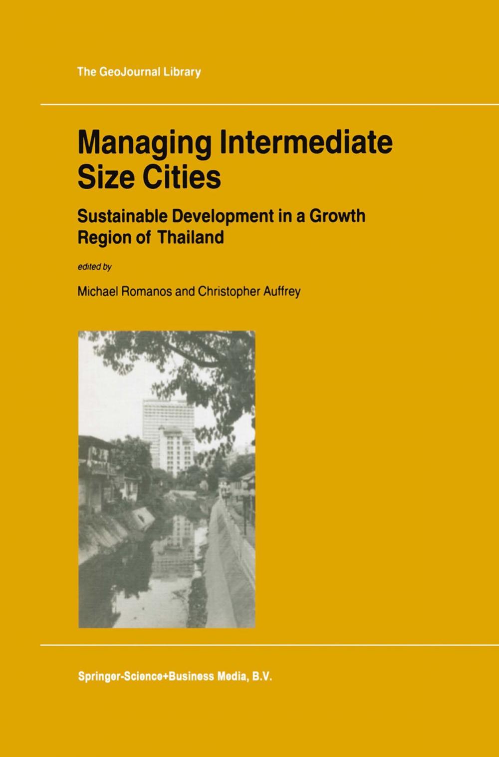 Big bigCover of Managing Intermediate Size Cities