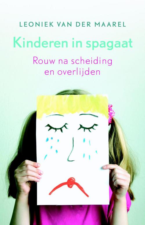 Cover of the book Kinderen in spagaat by Leoniek van der Maarel, VBK Media