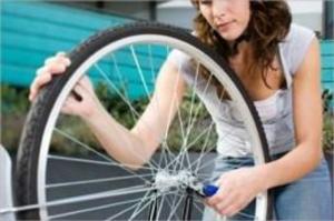 Cover of the book How to Replace a Bike Tire by Angie Gennaro