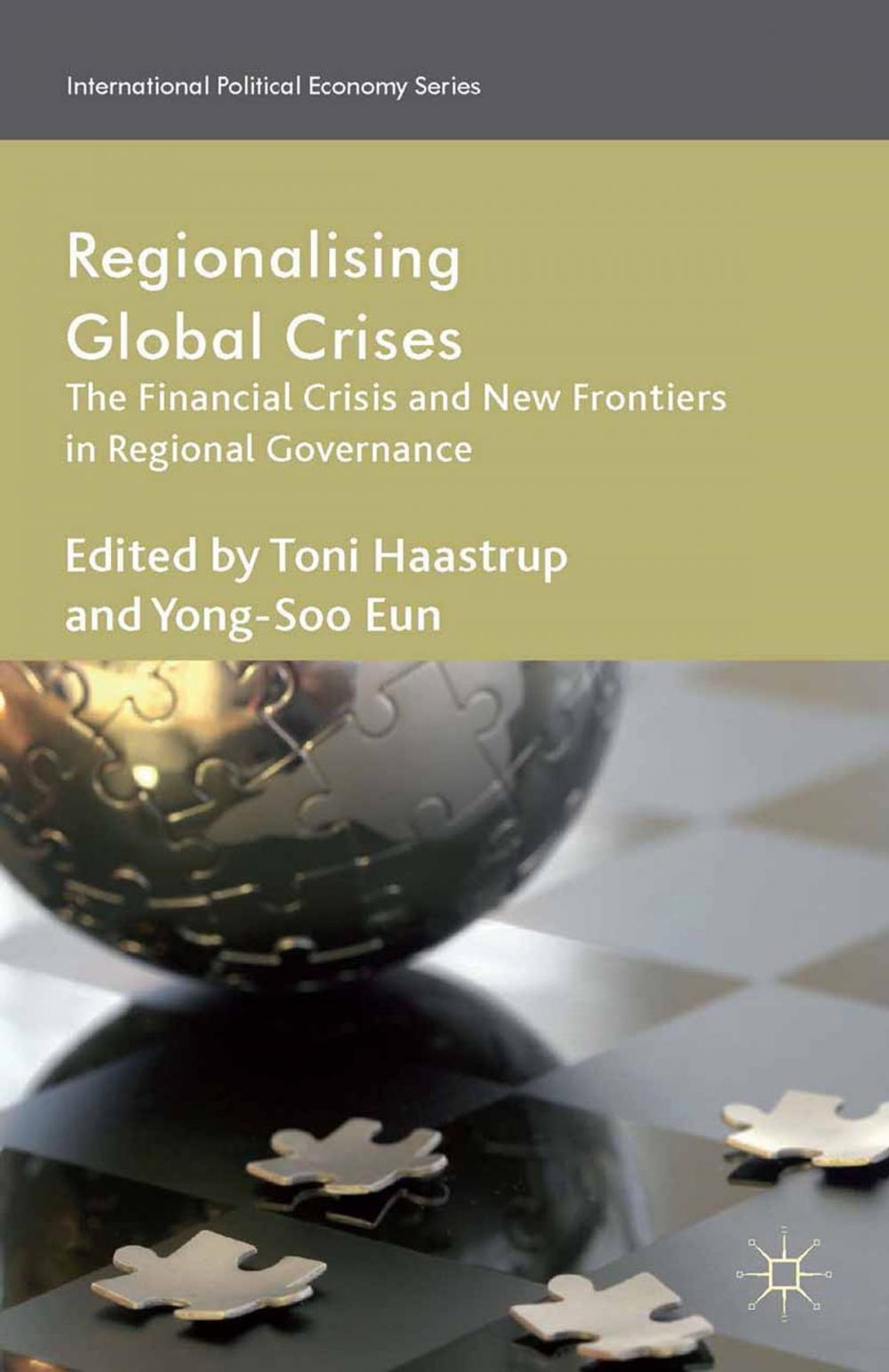 Big bigCover of Regionalizing Global Crises