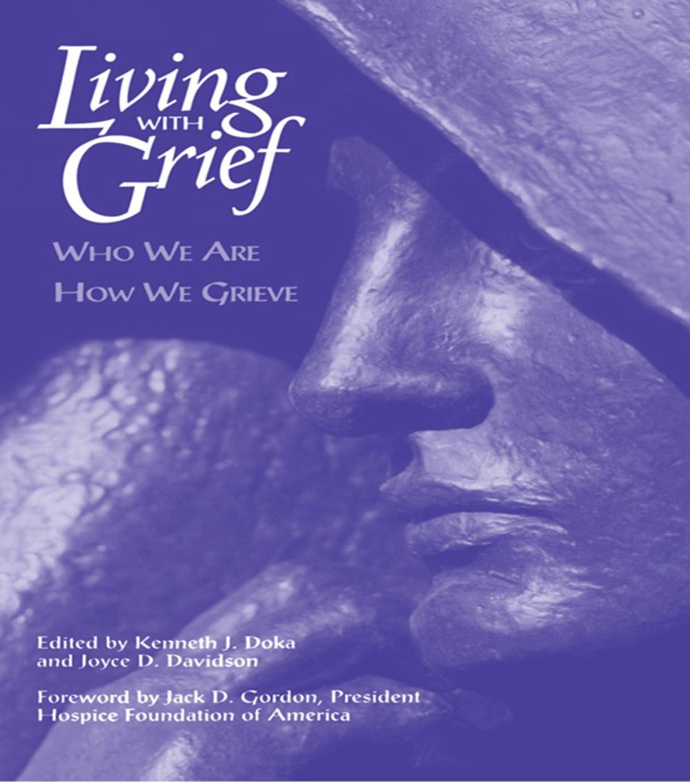 Big bigCover of Living With Grief