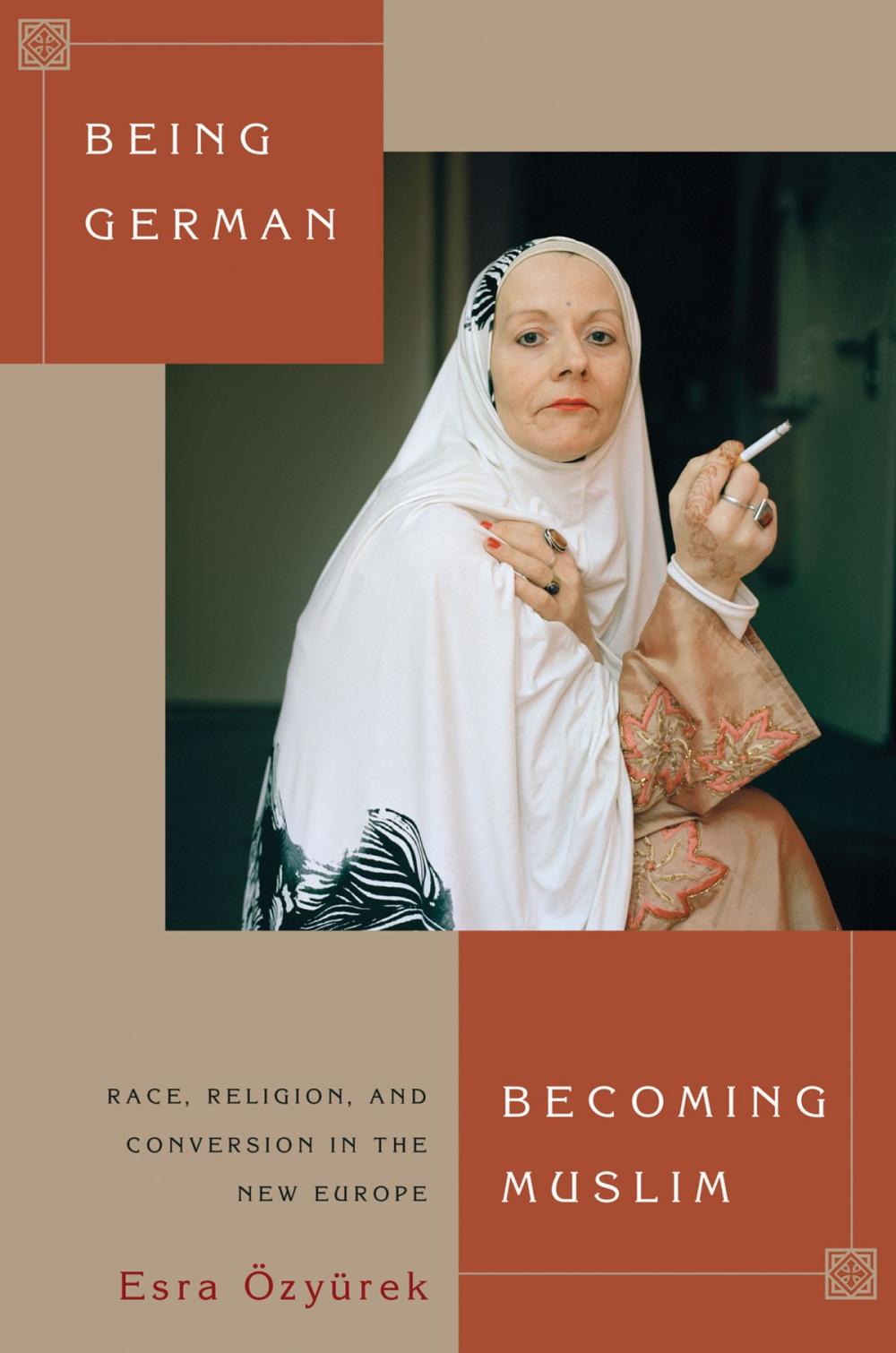 Big bigCover of Being German, Becoming Muslim