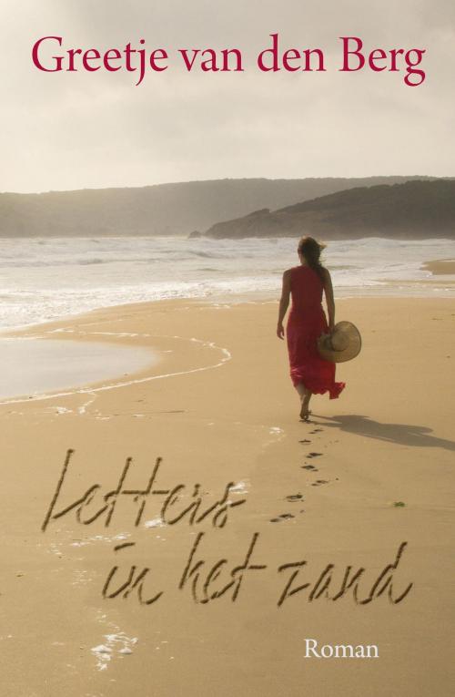 Cover of the book Letters in het zand by Greetje van den Berg, VBK Media