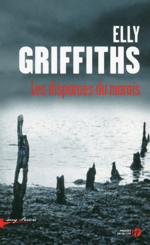 Cover of the book Les disparues du marais by Elly GRIFFITHS, Place des éditeurs