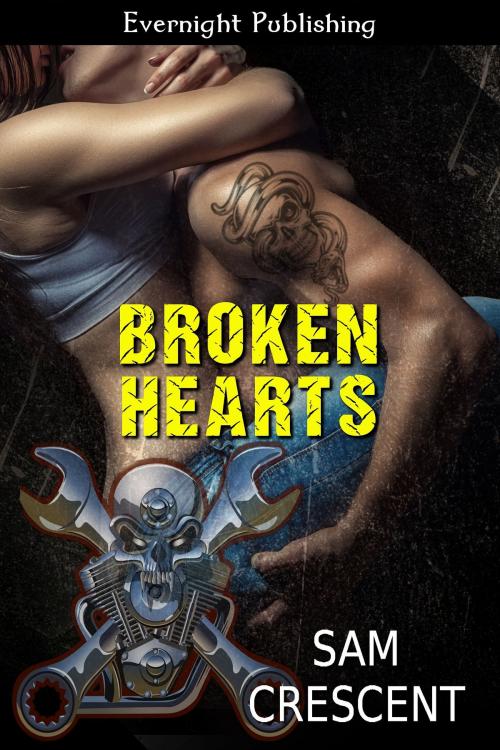 Cover of the book Broken Hearts by Sam Crescent, Evernight Publishing