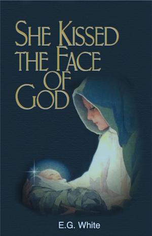 Cover of the book She Kissed The Face Of God by Sapphire Moon