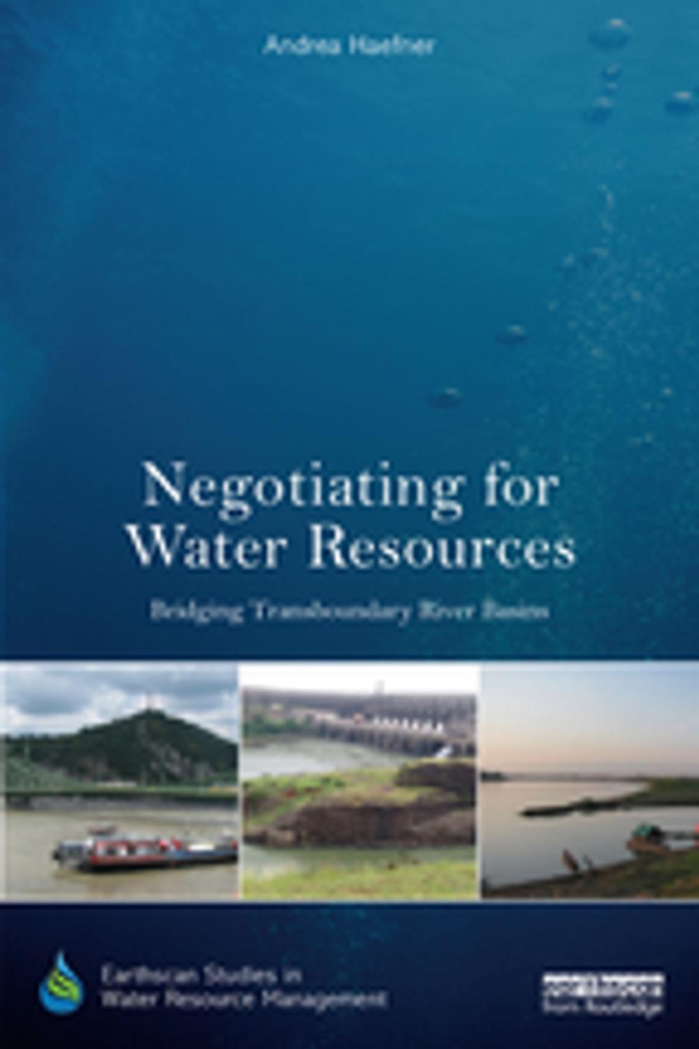 Big bigCover of Negotiating for Water Resources