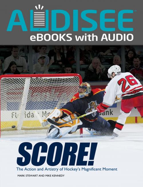 Cover of the book Score! by Mike Kennedy, Mark Stewart, Lerner Publishing Group