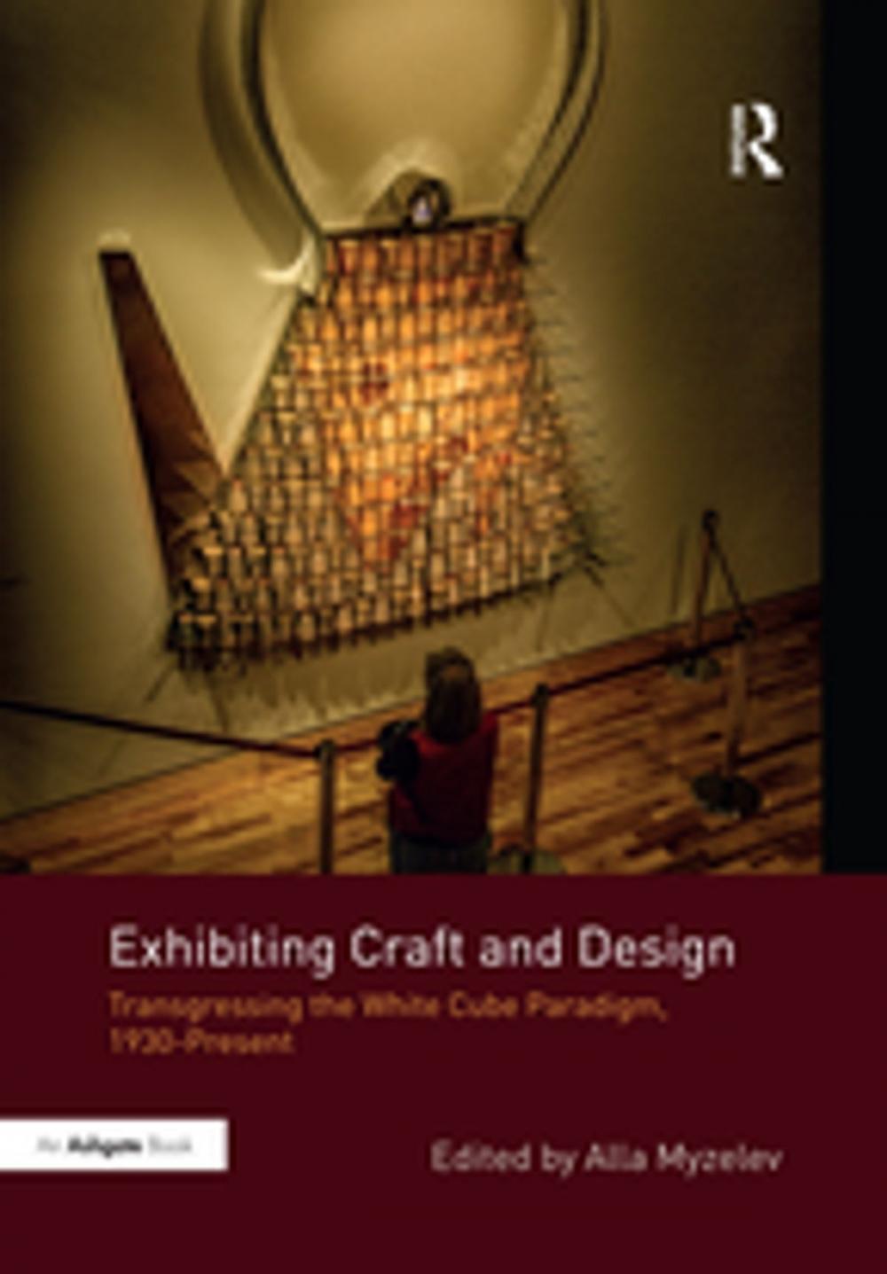 Big bigCover of Exhibiting Craft and Design