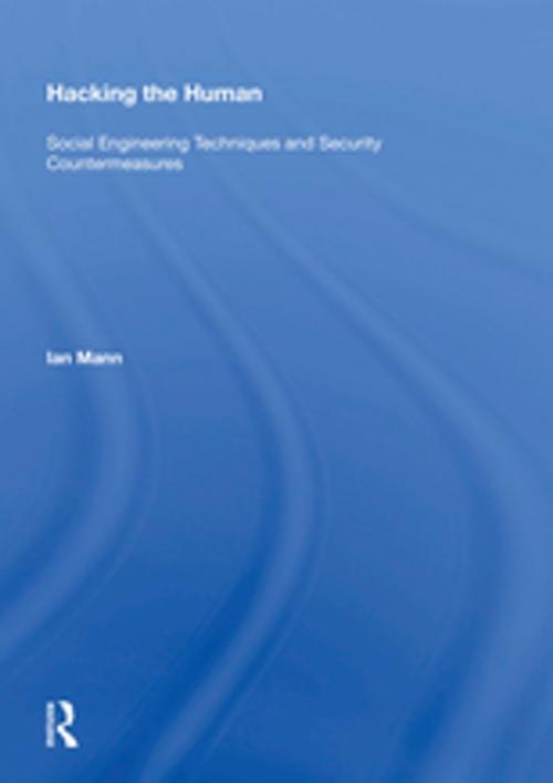 Cover of the book Hacking the Human by Ian Mann, Taylor and Francis