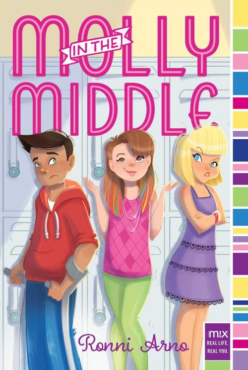 Cover of the book Molly in the Middle by Ronni Arno, Aladdin