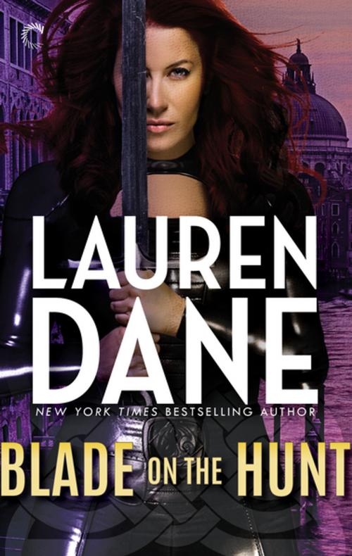 Cover of the book Blade on the Hunt by Lauren Dane, Carina Press