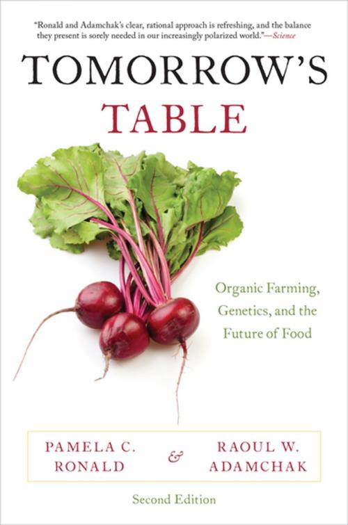 Cover of the book Tomorrow's Table by Pamela C. Ronald, Raoul W. Adamchak, Oxford University Press