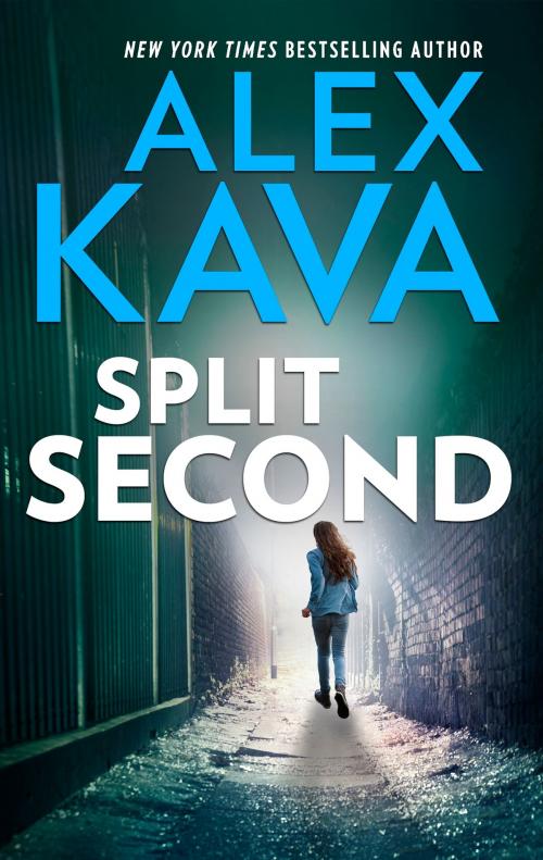 Cover of the book Split Second by Alex Kava, MIRA Books