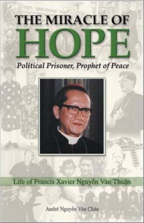 Cover of the book The Miracle of Hope by Andre Nguyen, Pauline Books and Media