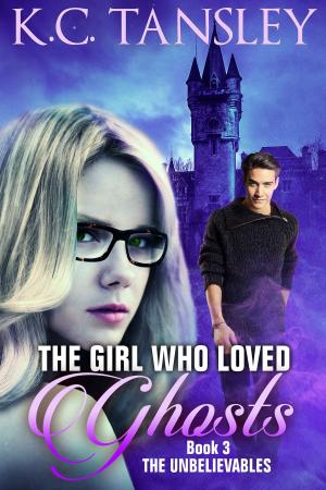 Cover of the book The Girl Who Loved Ghosts by Jean Haus